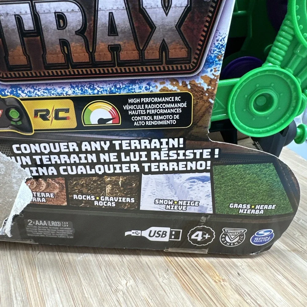 Monster Jam, Official Grave Digger Trax All-Terrain Remote -Control Vehicle -NEW